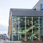 Mustamaee Next To Shops & Cinema - Free Parking