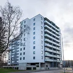 Mustamaee Next To Shops & Cinema - Free Parking Appartamento