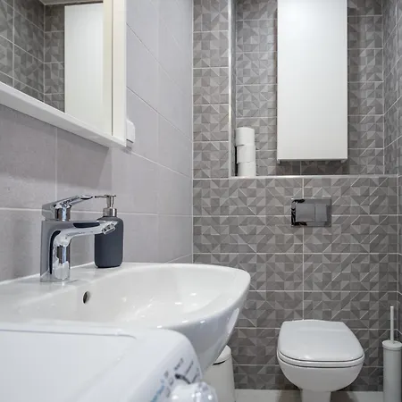 Mustamaee Next To Shops & Cinema - Free Parking Tallinn