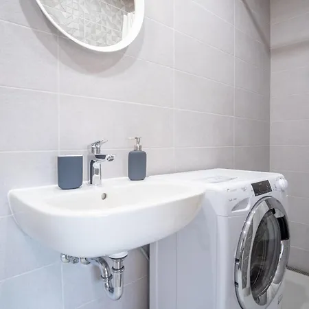 Mustamaee Next To Shops & Cinema - Free Parking Tallinn