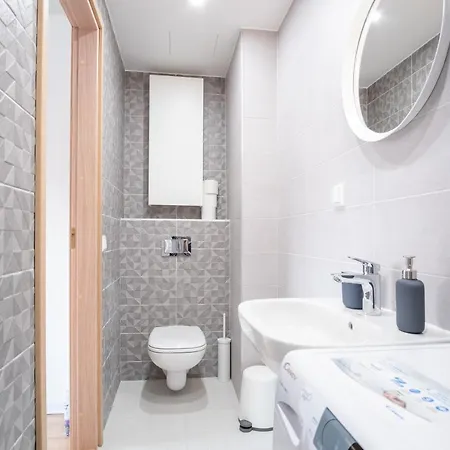 Apartment Spacious Mustamaee - Free Parking Tallinn