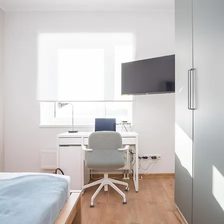 Апартаменти Spacious Mustamaee - Free Parking Таллінн