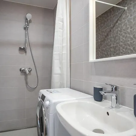 Spacious Mustamaee - Free Parking Таллінн
