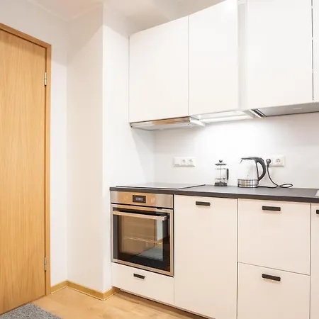Spacious Mustamaee - Free Parking Таллінн